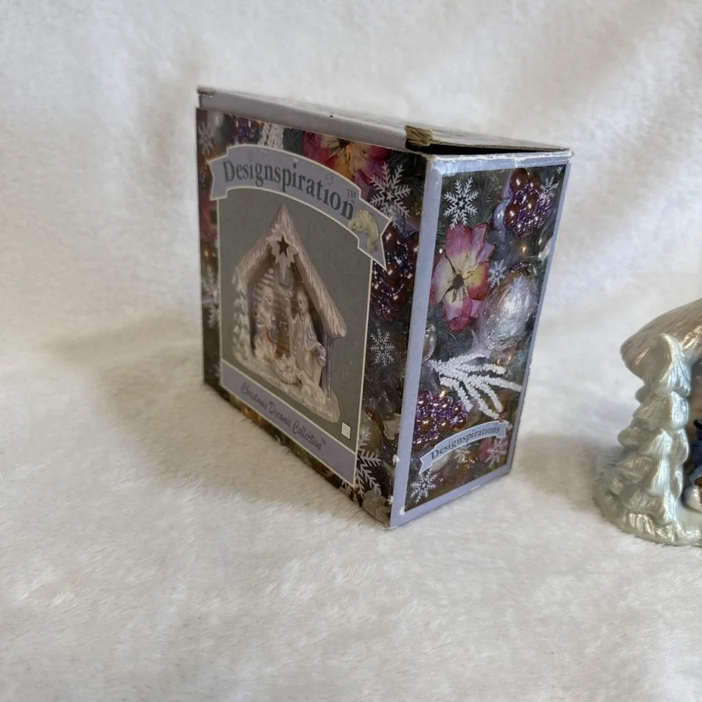 Designspirations Christmas Dreams Collection‎ Nativity Scene with Box